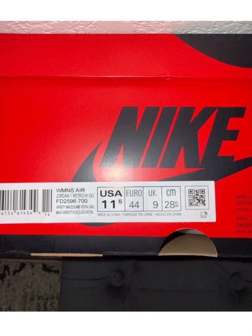 Nike Air Jordan 1 High Reverse Laney Sneakers in Blue and Yellow - Picture 5 of 9